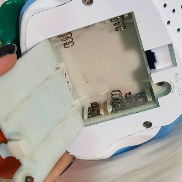 Vintage 90s Disney Fantasma Cinderella Musical Alarm Clock Battery Operated - Picture 16 of 17